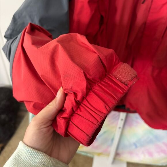 LL BEAN size large men’s Red and Gray Outdoor Jacket packable hood - Picture 4 of 10